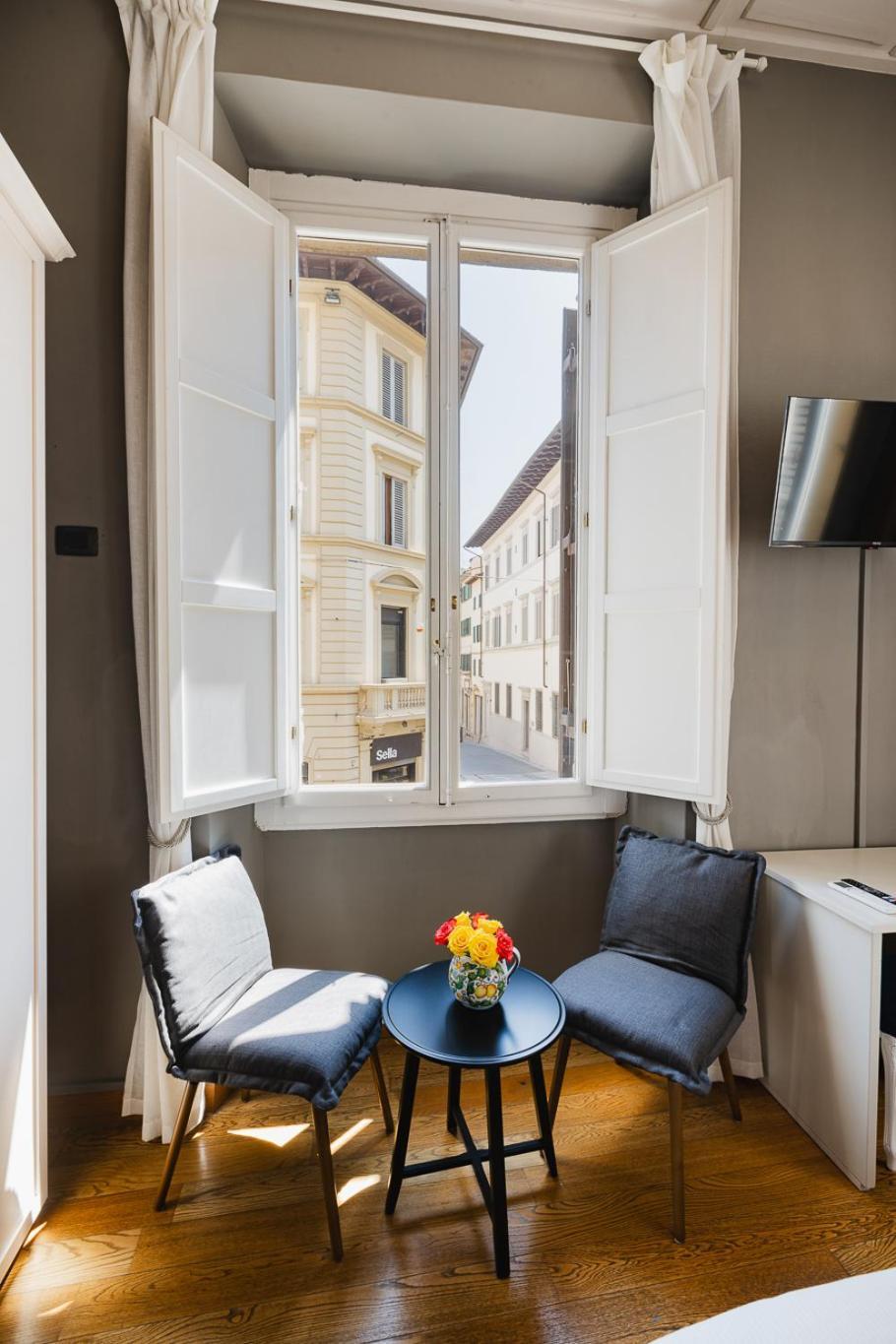 Am Collection Cavour Bed & Breakfast Florenţa Exterior foto